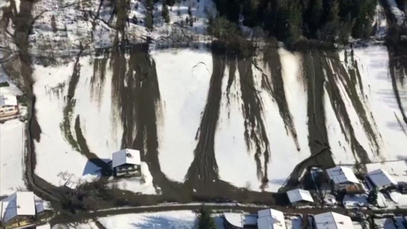 Letecké záběry: Rakousko sužují drtivé přívaly sněhu a deště